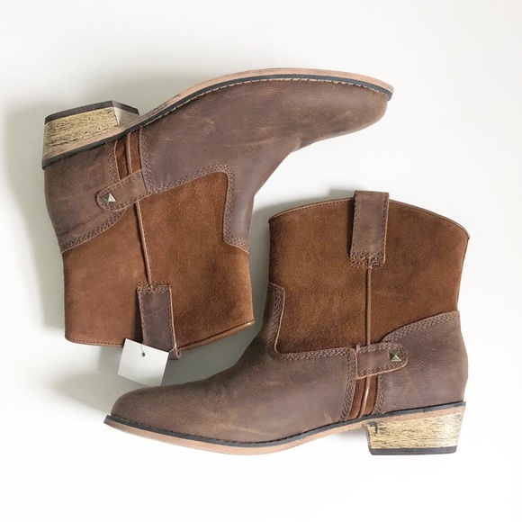 Sterling River Shoes - Sterling River Cowboy Ankle Boots